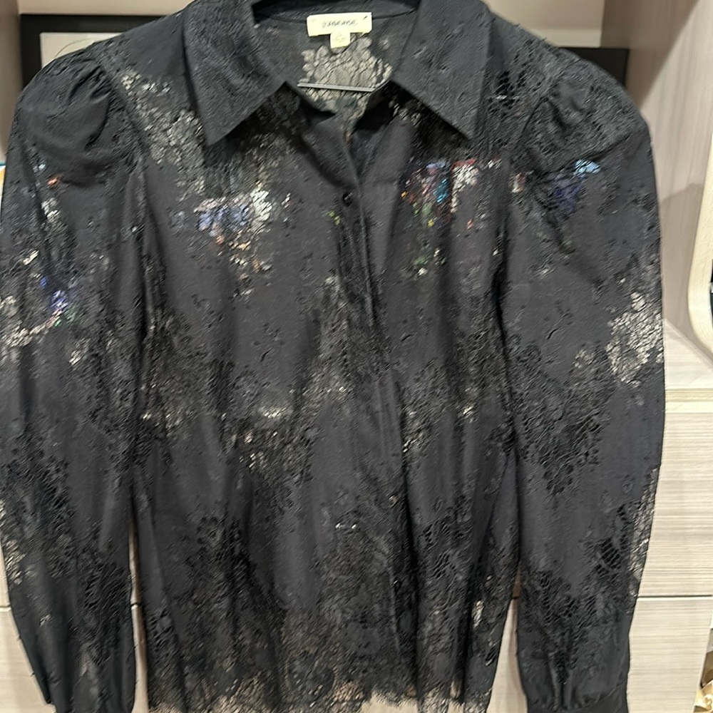 L’AGENCE TOP. Dress down or dress up. Cute with leather pants